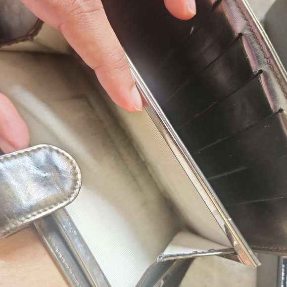 CHANEL GAMAGUCHI GOLD FOLIO WALLET - Picture 6 of 7